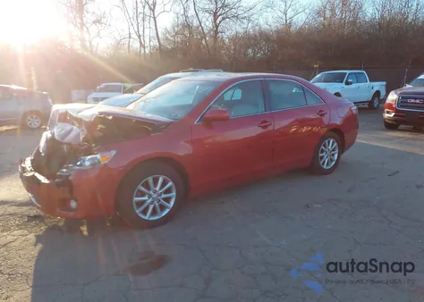 2011 Toyota Camry Xle z USA, uszkodzony, nr VIN 4T1BF3EK0BU135831